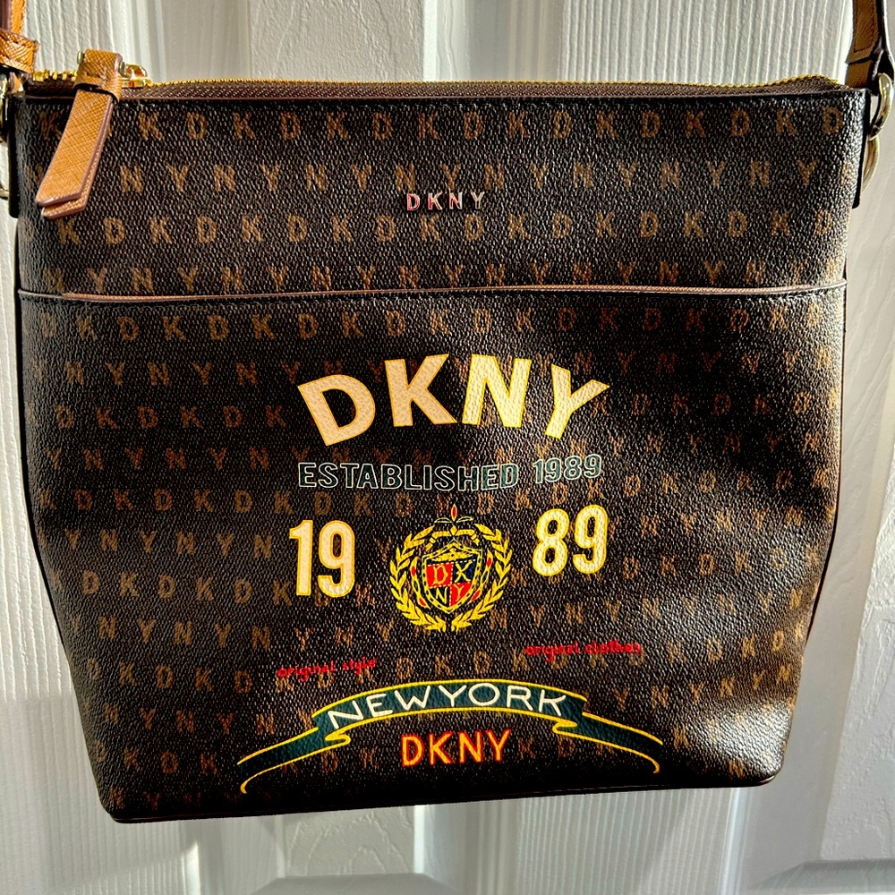 DKNY 1989 Vintage Looking Handbag,  Gorgeous crossbody bag new without tags!